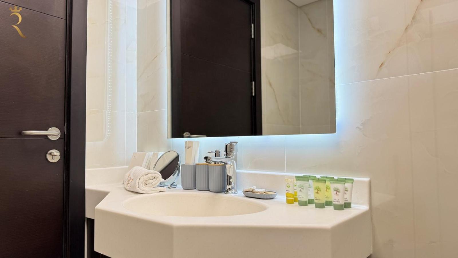 Apartamento Trendy 1br In Mangrove Place For 3 Guests In Al Reem Abu Dhabi